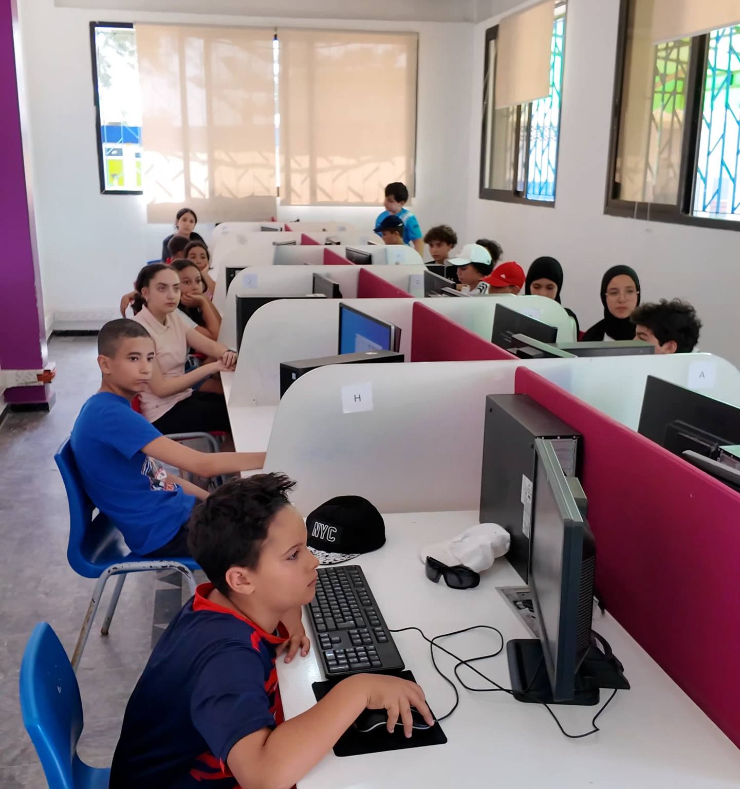 Une salle de classe de l'école pendant une séance